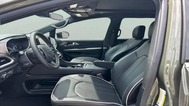 2027 Chrysler Pacifica Limited AWD