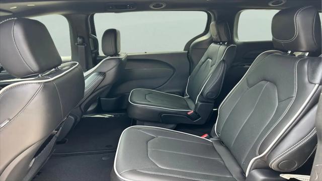 2027 Chrysler Pacifica Limited AWD