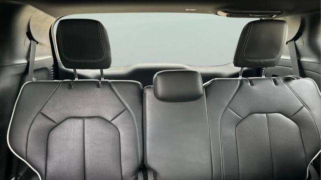 2027 Chrysler Pacifica Limited AWD