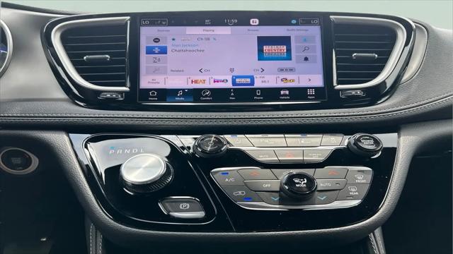 2027 Chrysler Pacifica Limited AWD