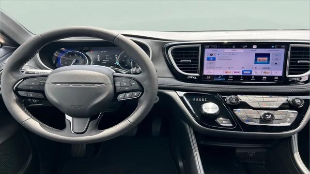 2027 Chrysler Pacifica Limited AWD