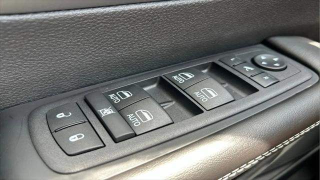 2027 Chrysler Pacifica Limited AWD