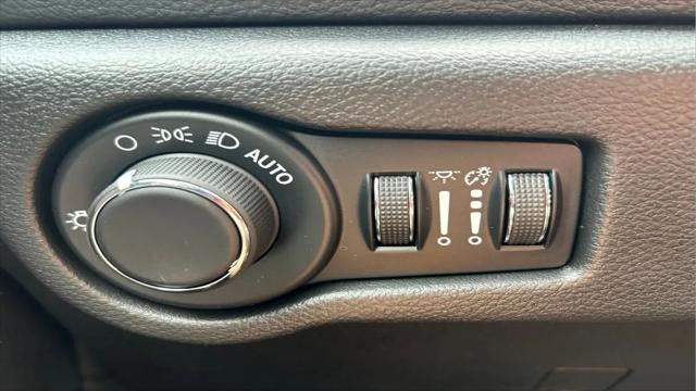 2027 Chrysler Pacifica Limited AWD