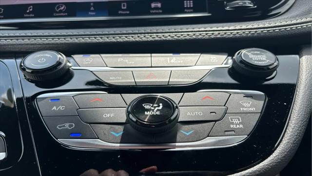 2027 Chrysler Pacifica Limited AWD