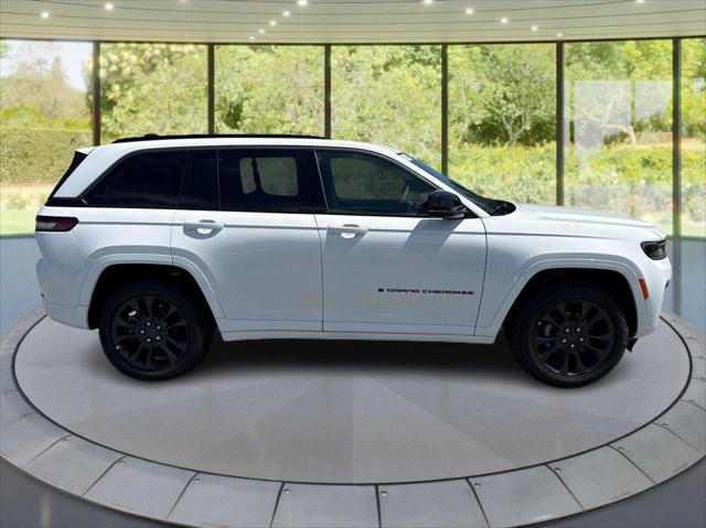 2026 Jeep Grand Cherokee GRAND CHEROKEE LIMITED RESERVE 4X4