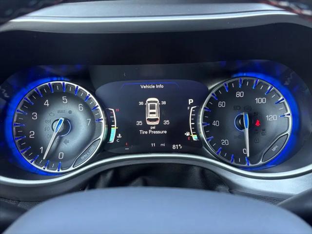 2027 Chrysler Pacifica Select