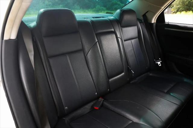2010 Chrysler 300 Touring/Signature Series/Executive Series