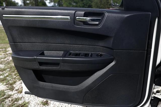 2010 Chrysler 300 Touring/Signature Series/Executive Series