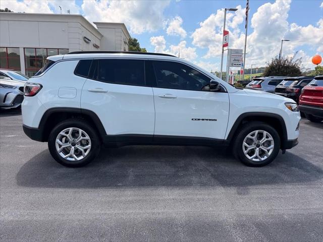 2025 Jeep Compass Latitude 4x4 2025 Jeep Compass Latitude 4x4