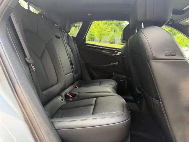2021 Porsche Macan Macan