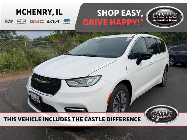 2024 Chrysler Pacifica Hybrid Select for sale in McHenry, IL