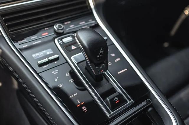 2023 Porsche Panamera 4 Platinum Edition