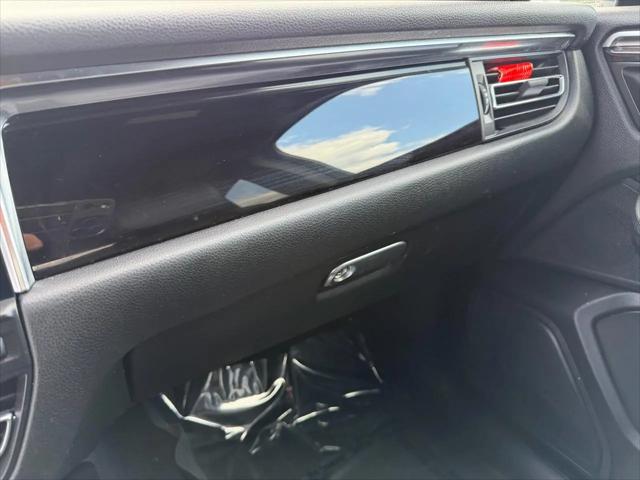 2020 Porsche Macan Macan