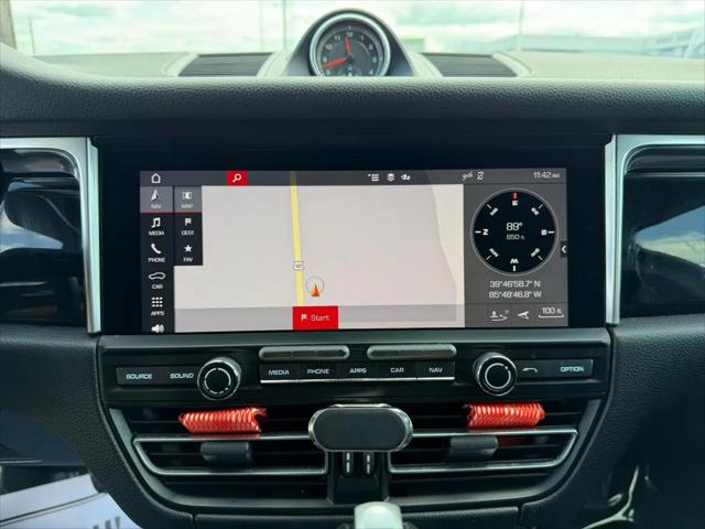 2020 Porsche Macan Macan