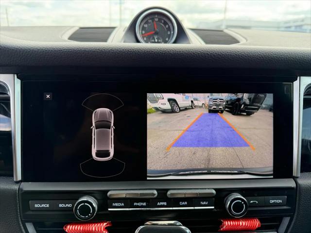 2020 Porsche Macan Macan