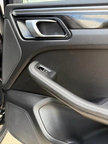 2020 Porsche Macan Macan