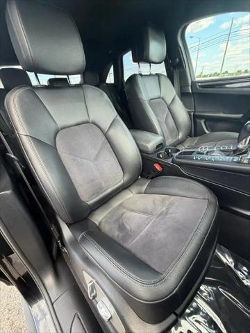 2020 Porsche Macan Macan