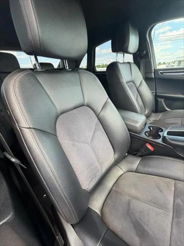 2020 Porsche Macan Macan