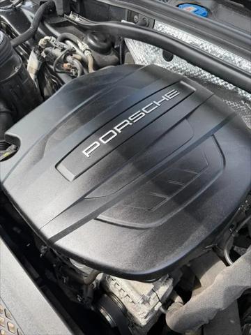 2020 Porsche Macan Macan