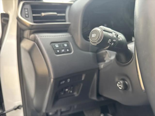 2025 Lexus LX Luxury