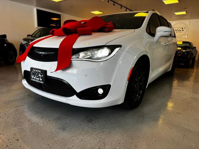 2018 Chrysler Pacifica Limited for sale in Santa Ana, CA
