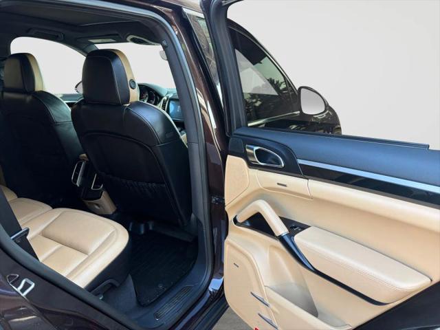 2016 Porsche Cayenne Base