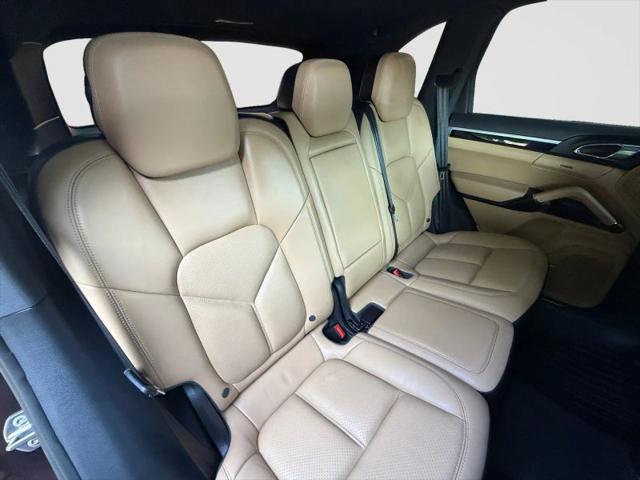 2016 Porsche Cayenne Base