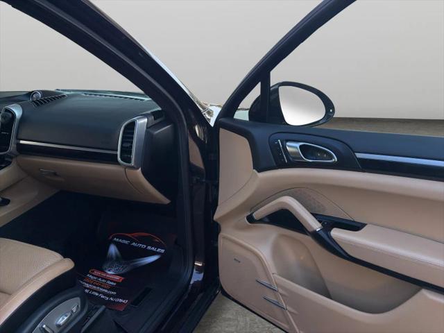 2016 Porsche Cayenne Base