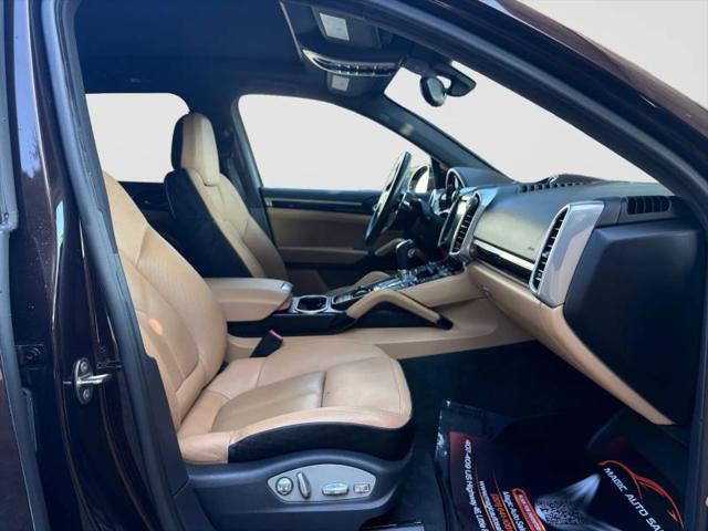 2016 Porsche Cayenne Base