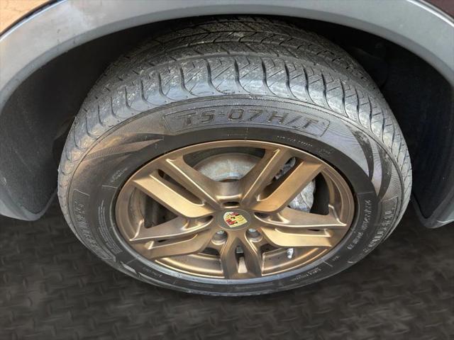 2016 Porsche Cayenne Base