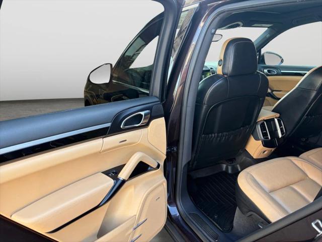 2016 Porsche Cayenne Base