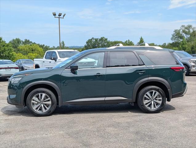 2025 Nissan Pathfinder SL 4WD