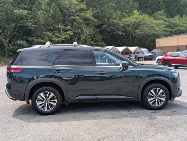 2025 Nissan Pathfinder SL 4WD