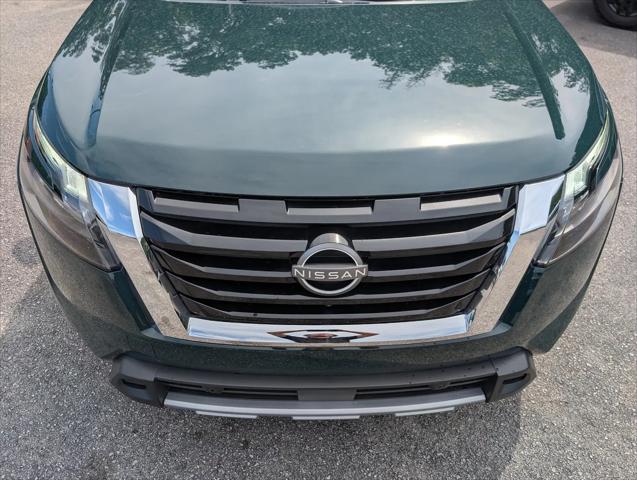 2025 Nissan Pathfinder SL 4WD