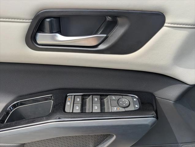 2025 Nissan Pathfinder SL 4WD