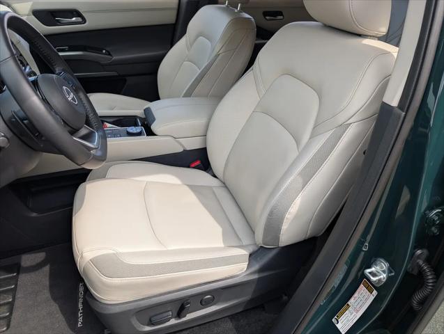 2025 Nissan Pathfinder SL 4WD