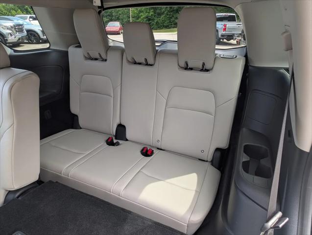 2025 Nissan Pathfinder SL 4WD