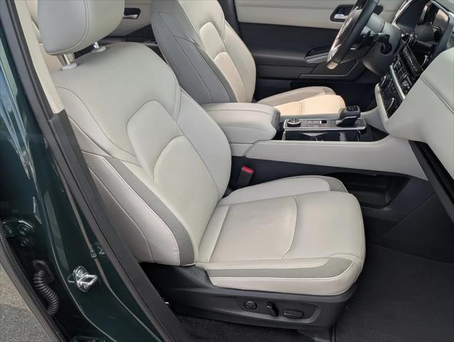 2025 Nissan Pathfinder SL 4WD