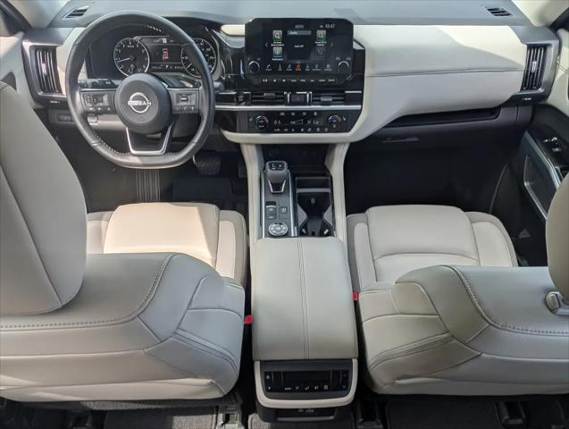 2025 Nissan Pathfinder SL 4WD