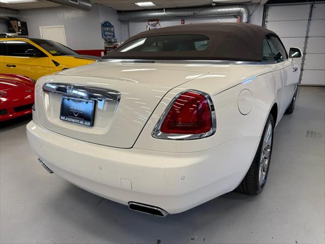 2017 Rolls-Royce Dawn Base