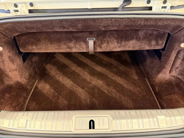 2017 Rolls-Royce Dawn Base
