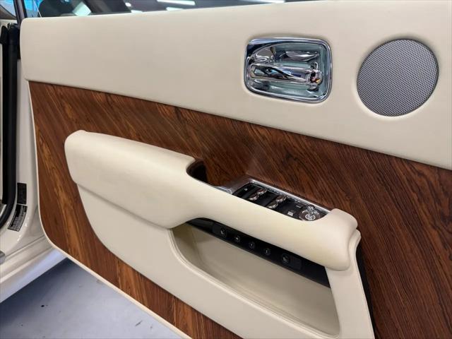 2017 Rolls-Royce Dawn Base