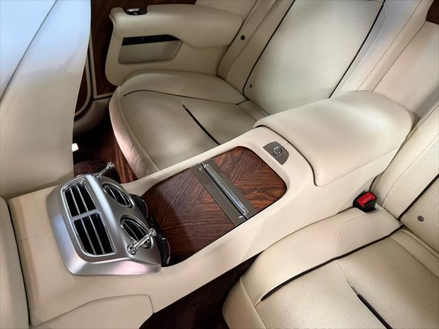 2017 Rolls-Royce Dawn Base