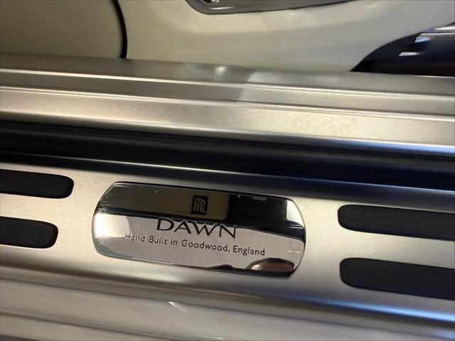 2017 Rolls-Royce Dawn Base