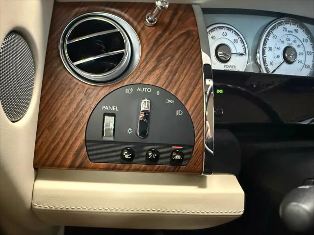 2017 Rolls-Royce Dawn Base
