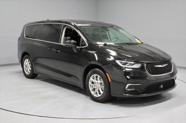 2024 Chrysler Pacifica Touring L for sale in Groveport, OH