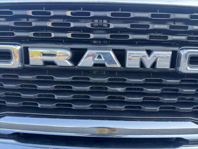 2023 Ram 3500 Big Horn Crew Cab 4x4 8' Box