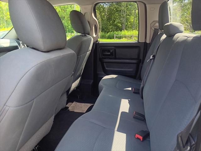 2017 Ram 1500 Express Quad Cab 4x4 6'4" Box