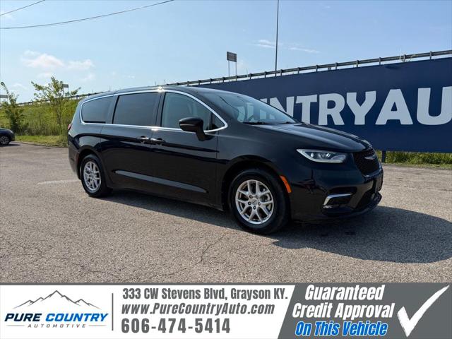 2023 Chrysler Pacifica Touring L for sale in Grayson, KY