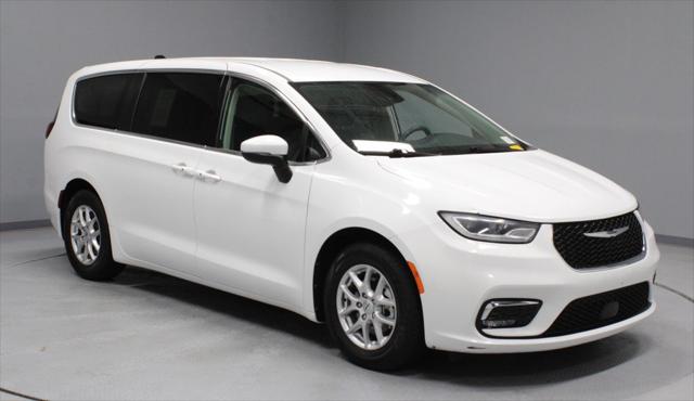 2023 Chrysler Pacifica Touring L for sale in Groveport, OH